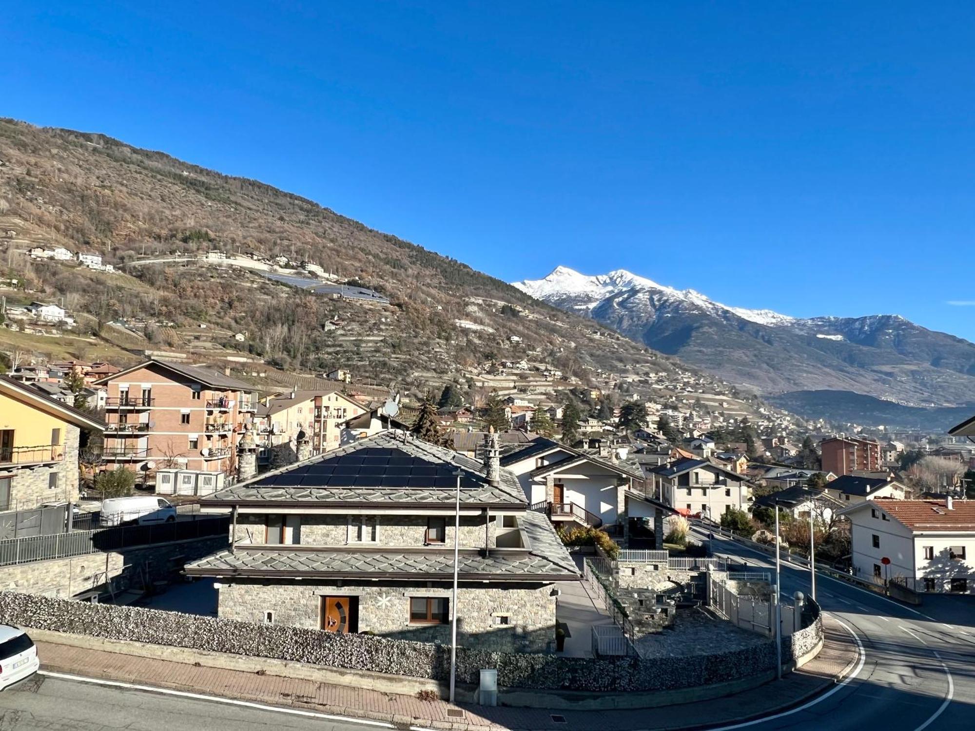 Beau Soleil Appartement Aosta Buitenkant foto