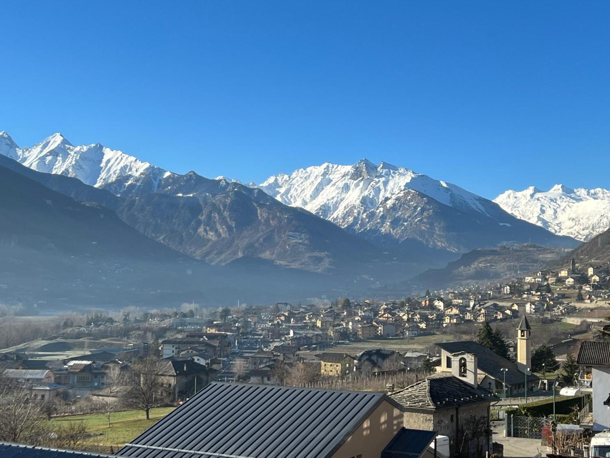 Beau Soleil Appartement Aosta Buitenkant foto